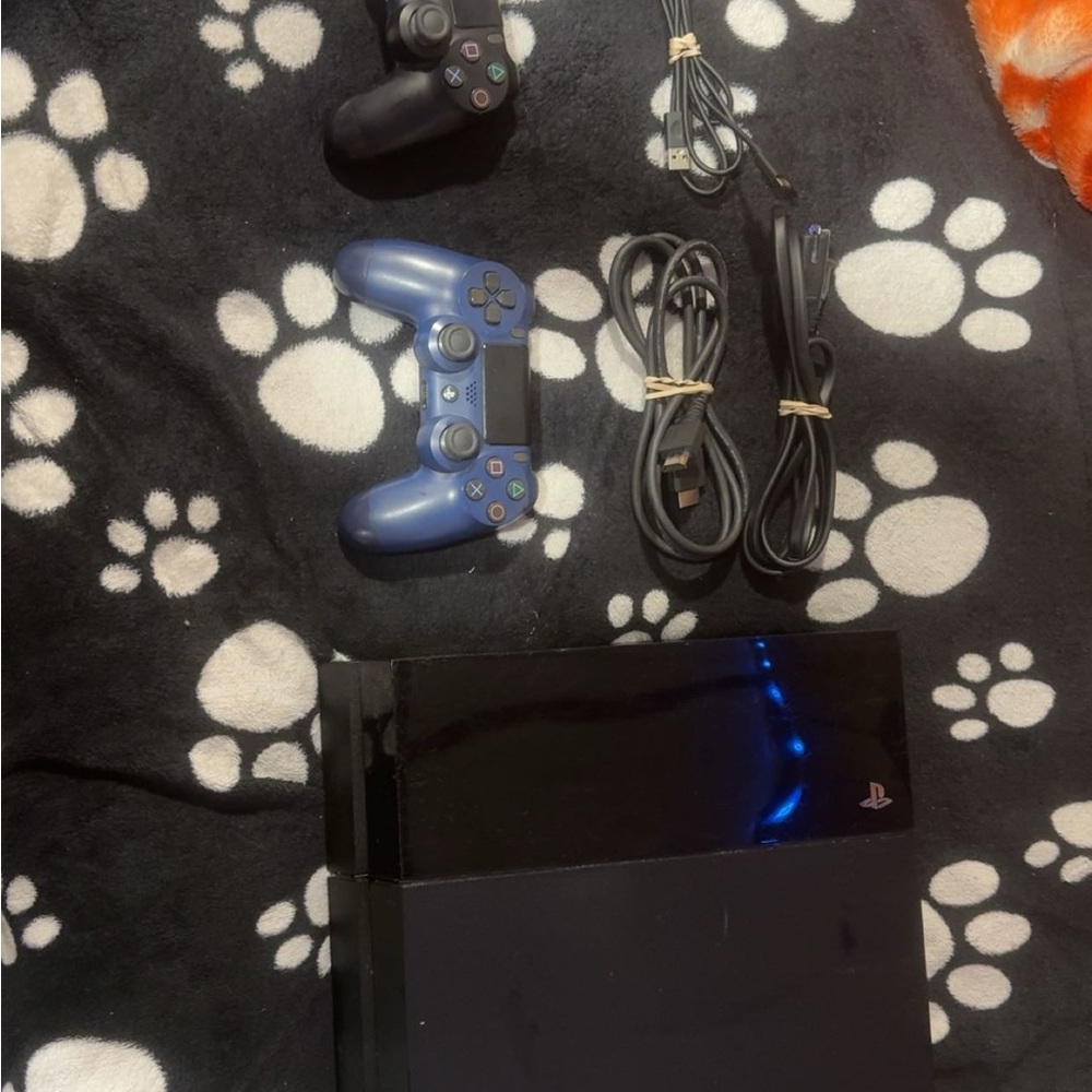 PlayStation 4, in good conditions, also accept trades